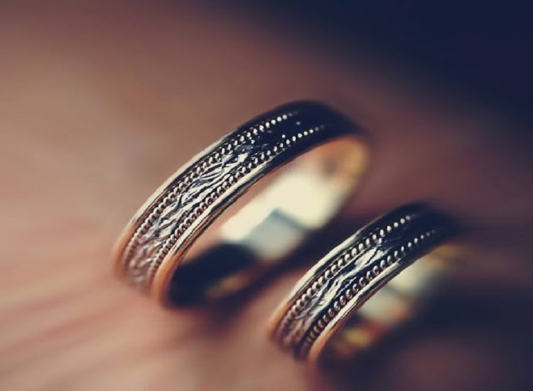 Wedding bands buying tips